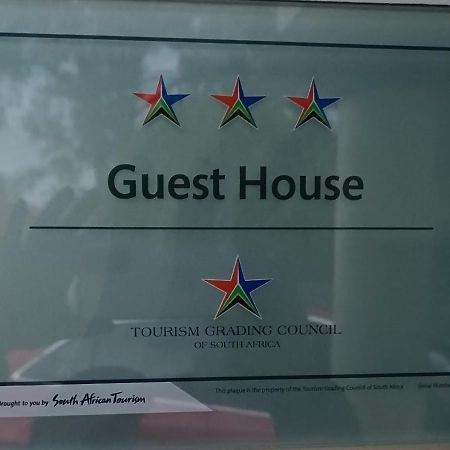 Lala Poa Guest House Klerksdorp Kültér fotó