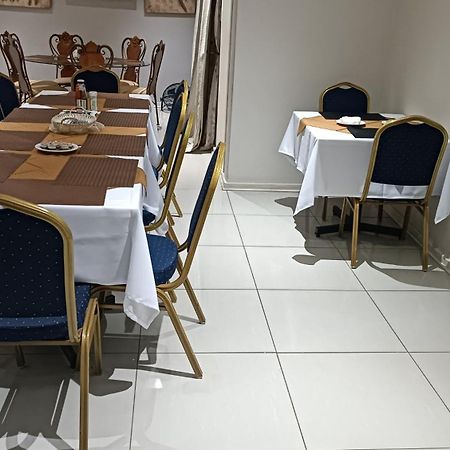 Lala Poa Guest House Klerksdorp Kültér fotó