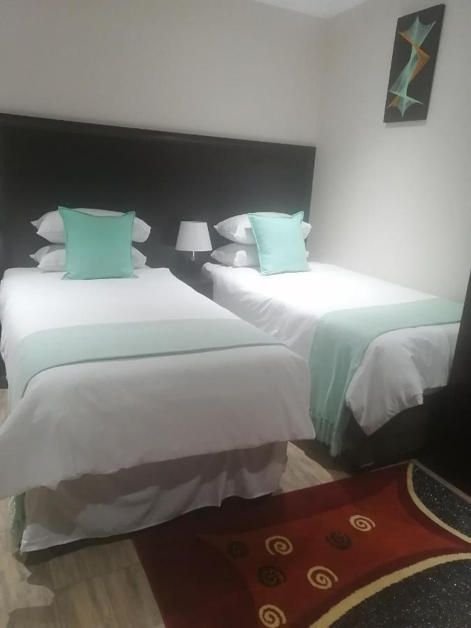 Lala Poa Guest House Klerksdorp Kültér fotó