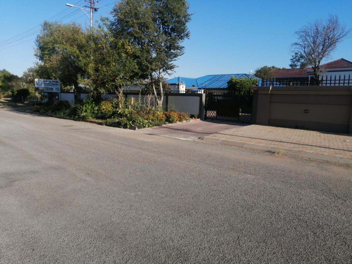 Lala Poa Guest House Klerksdorp Kültér fotó