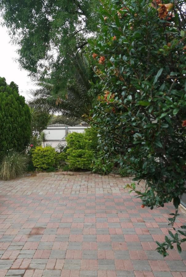 Lala Poa Guest House Klerksdorp Kültér fotó