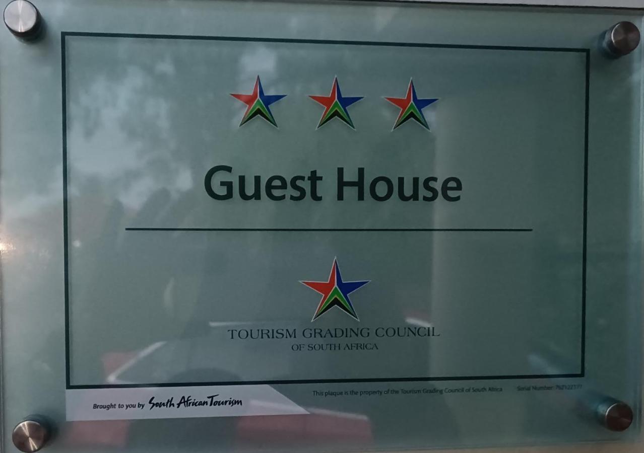 Lala Poa Guest House Klerksdorp Kültér fotó