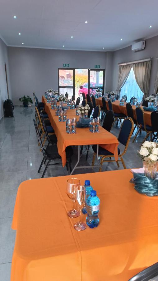 Lala Poa Guest House Klerksdorp Kültér fotó